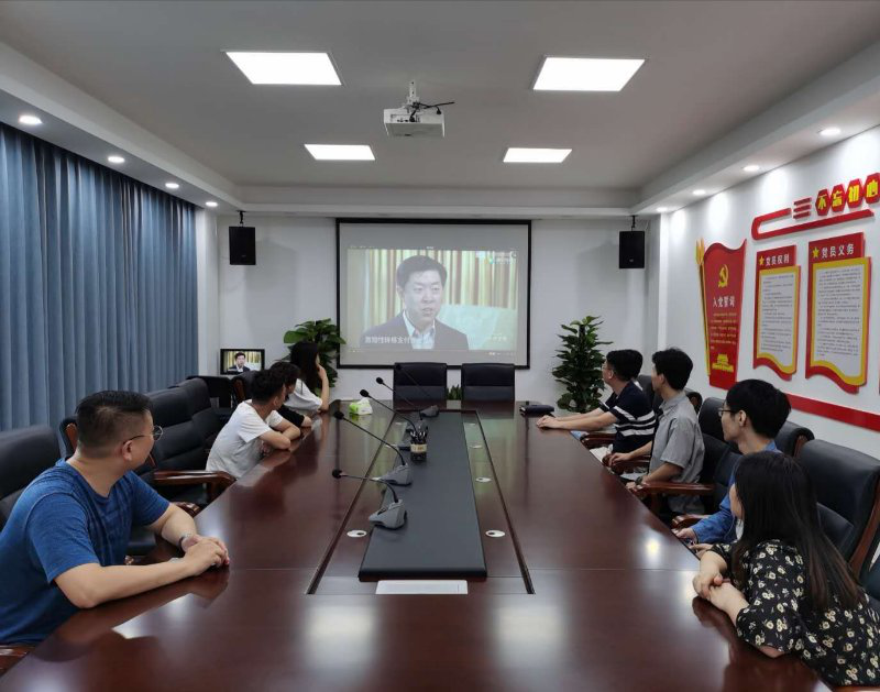 运管公司组织党员寓目警示教育片_w66国际app